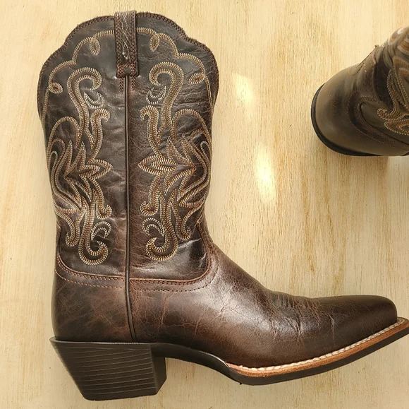 *Brand New* Ariat Cowboy Boots - Picture 1 of 8
